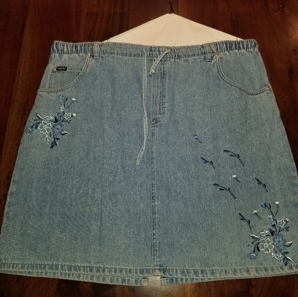 Floral Embroidery Denim Skirt - Picture 1 of 2